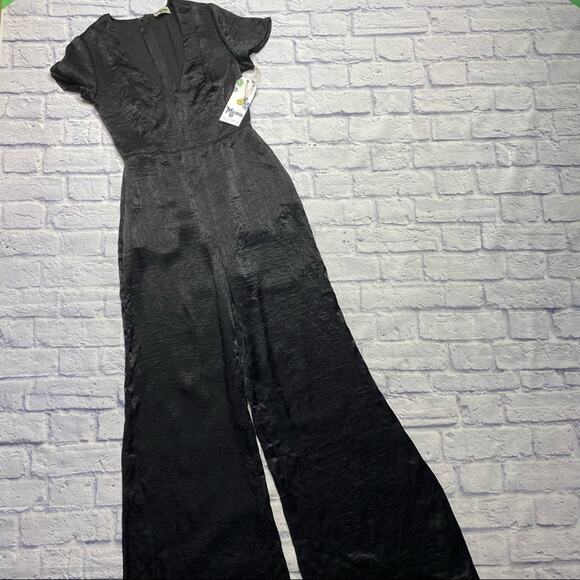 NEW Show Me Your Mumu Brianna Jumpsuit in Black - Picture 2 of 9